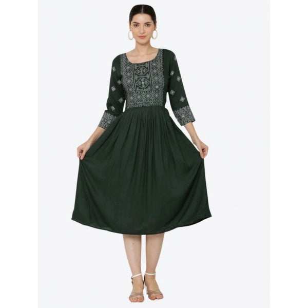 Women's Casual Rayon 3-4th Sleeves Kurti (Green)